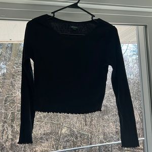 Long sleeve black cropped top